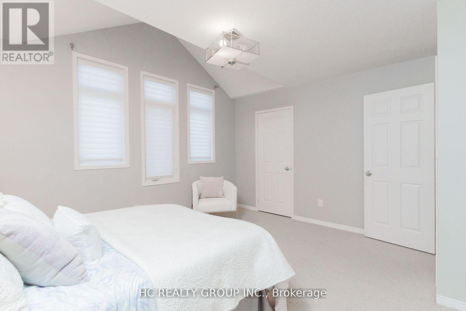 215 Armstrong Crescent W, Bradford West Gwillimbury, Ontario  L3Z 0L4 - Photo 24 - N13264620