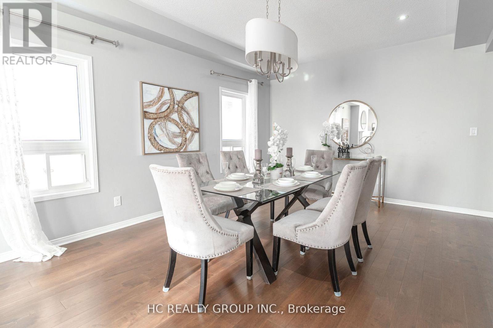 215 Armstrong Crescent W, Bradford West Gwillimbury, Ontario  L3Z 0L4 - Photo 4 - N13264620