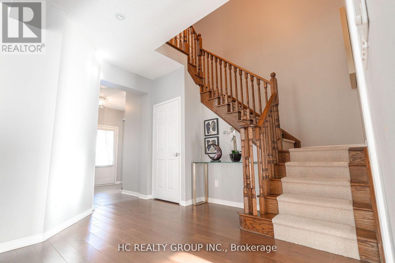 215 Armstrong Crescent W, Bradford West Gwillimbury, Ontario  L3Z 0L4 - Photo 9 - N13264620
