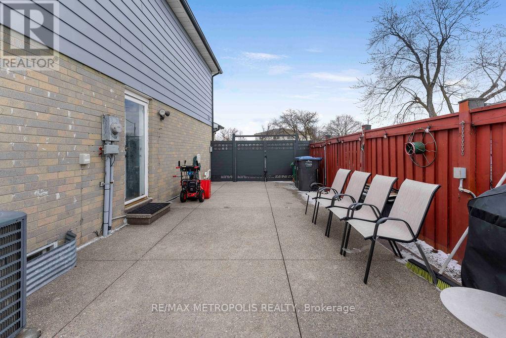 42 Gulliver Crescent, Brampton, Ontario  L6S 1S9 - Photo 46 - W13249854