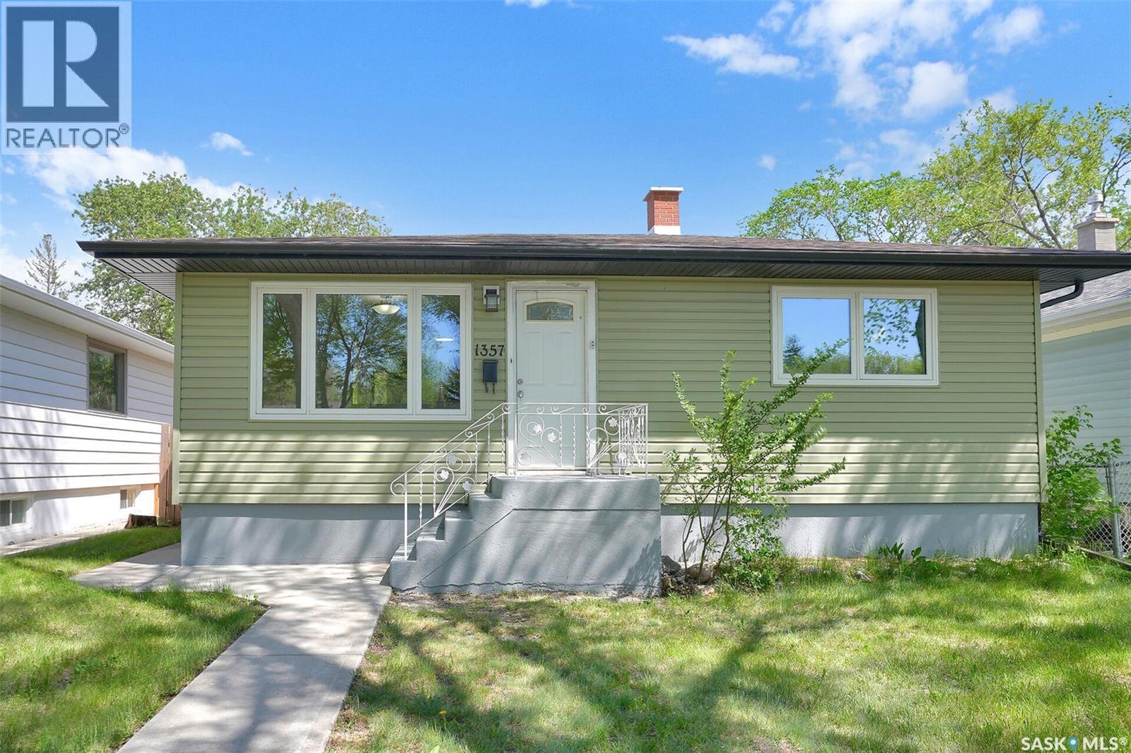 1357 Aberdeen Street, Regina, Saskatchewan  S4T 5K3 - Photo 2 - SK038429