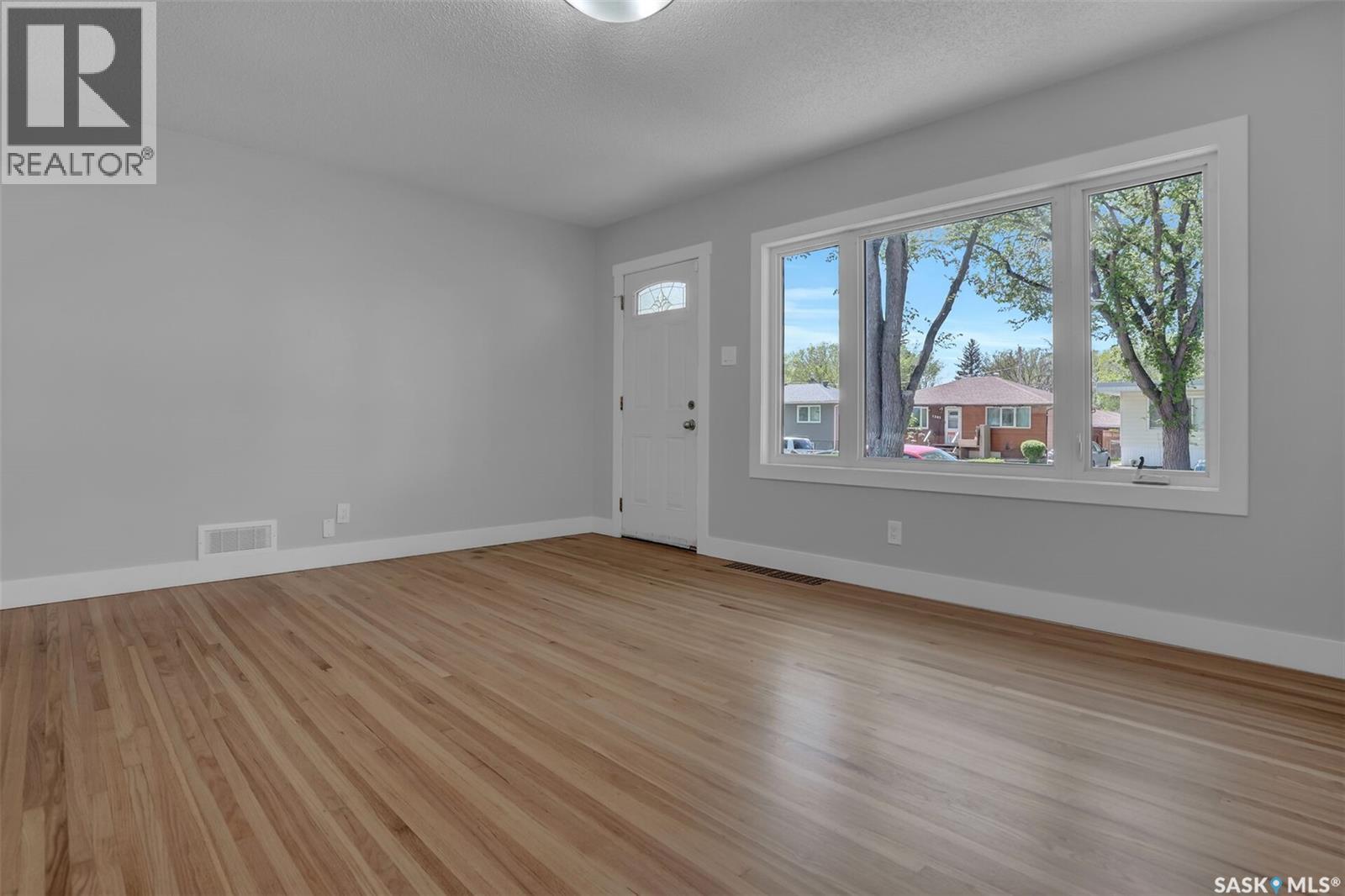 1357 Aberdeen Street, Regina, Saskatchewan  S4T 5K3 - Photo 9 - SK038429