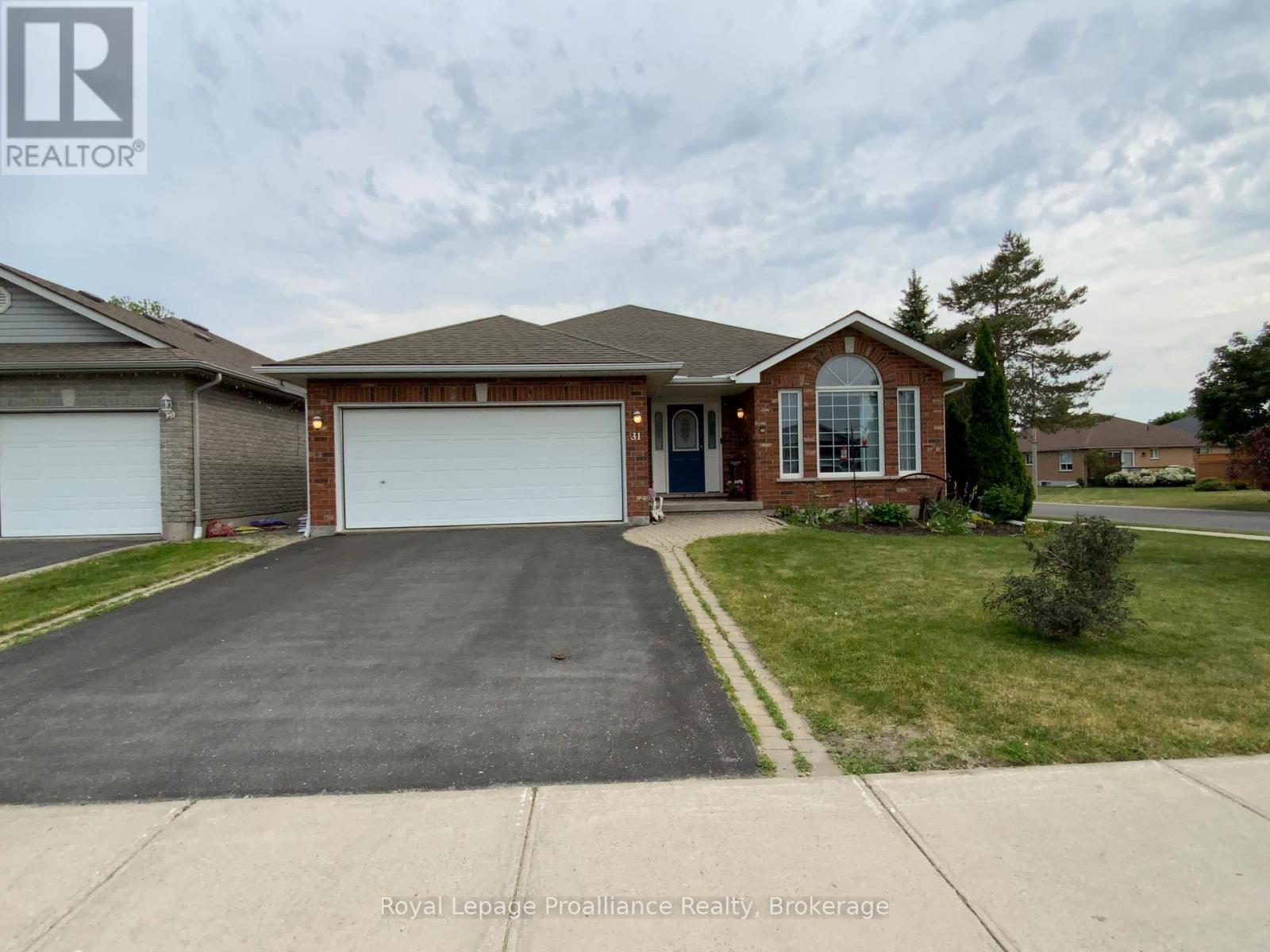 31 HEMLOCK CRESCENT, Belleville, Ontario