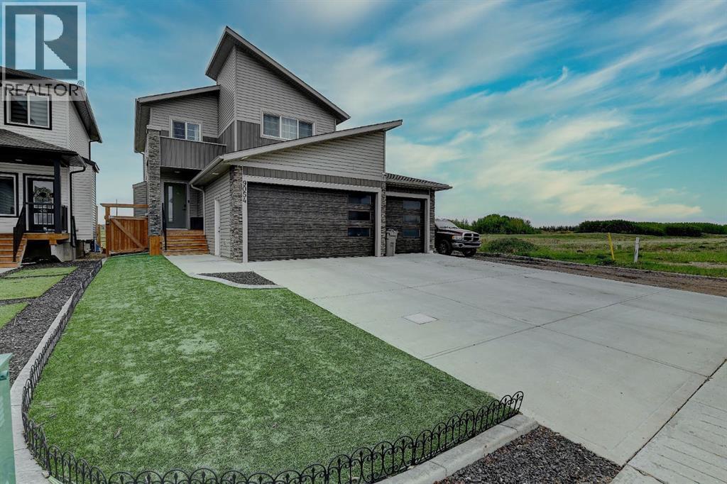 9054 81 Avenue, Grande Prairie, Alberta  T8X 0P2 - Photo 1 - A2315344