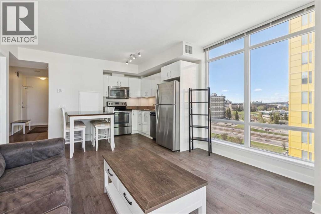 1007, 10 Brentwood Common Nw, Calgary, Alberta T2L 2L6 - Photo 3 - A2311700