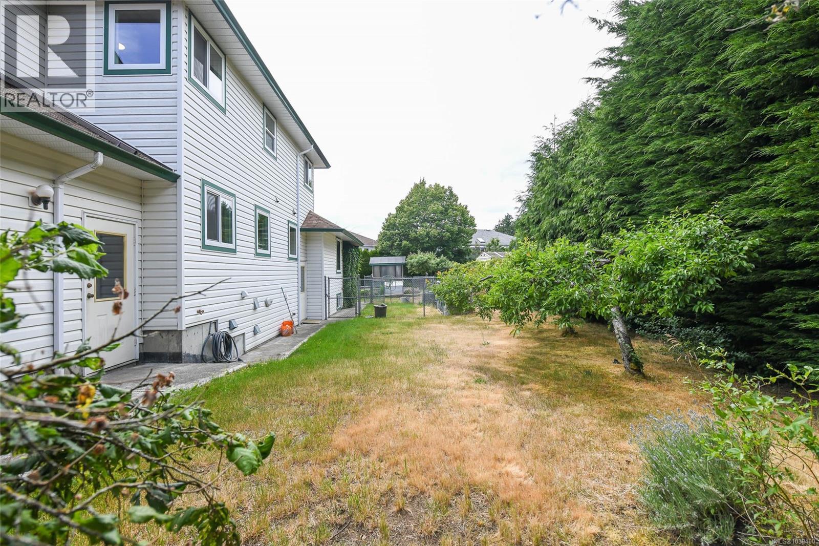 2112 Stellar Crt, Comox, British Columbia  V9M 3L6 - Photo 3 - 1039400