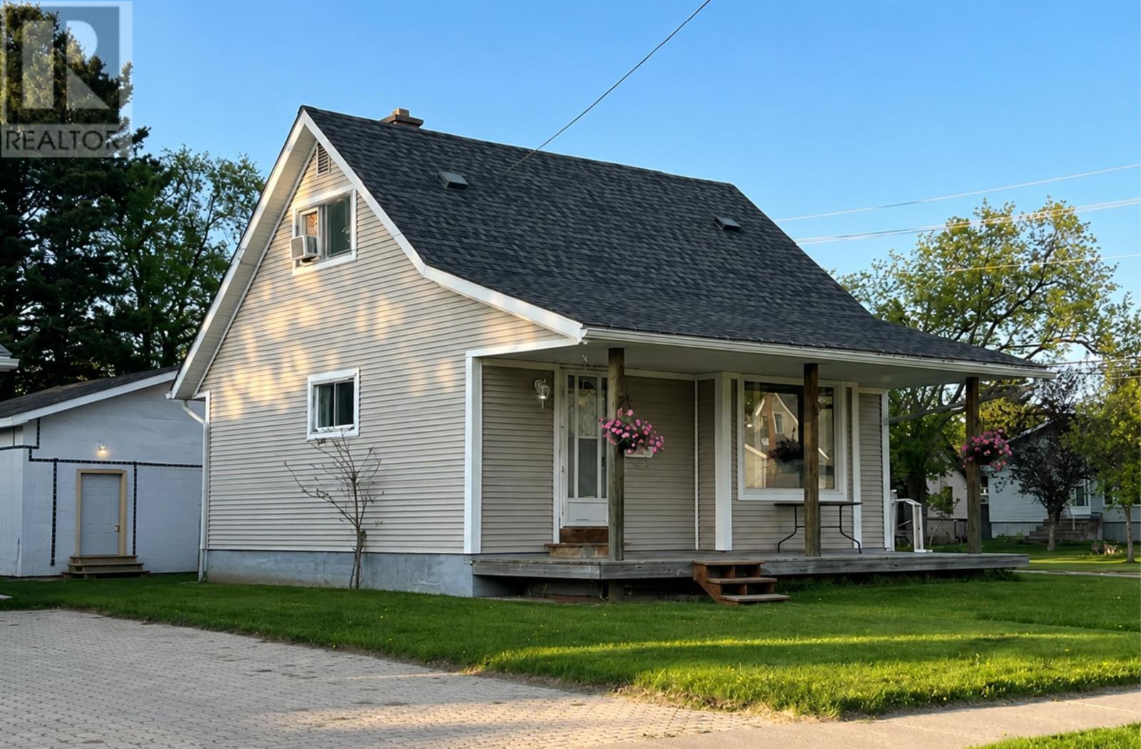 602 Third St W, Fort Frances, Ontario  P9A 3B4 - Photo 2 - TB2601376