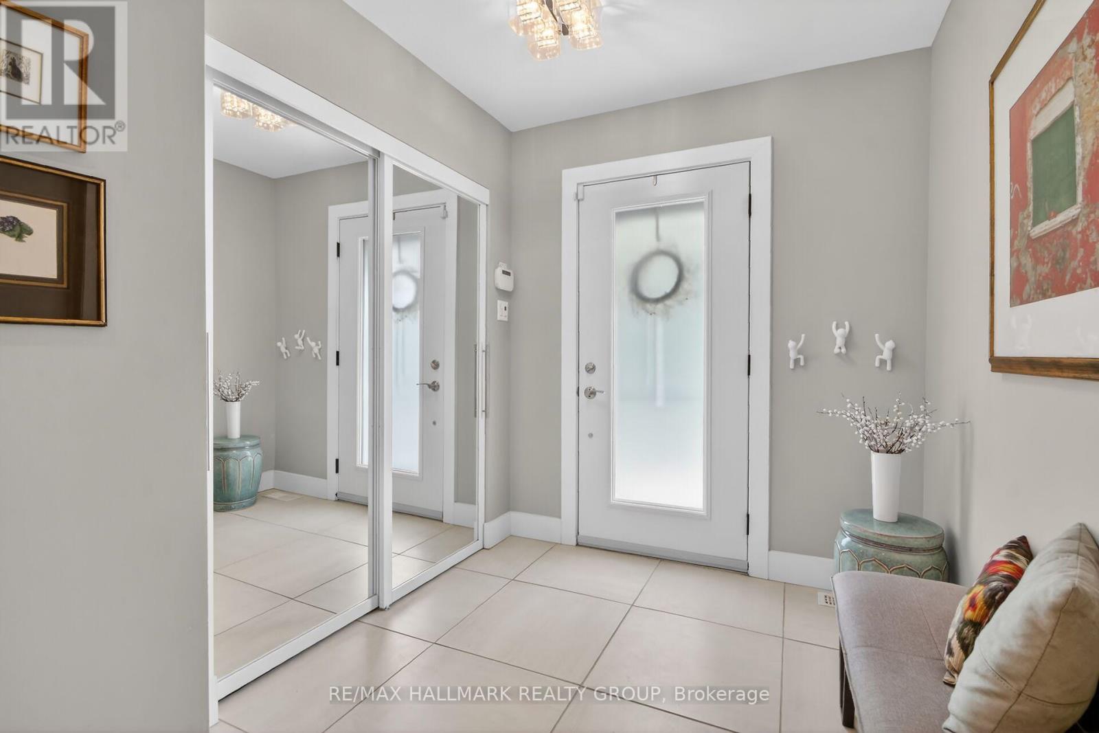 785 Dunloe Avenue, Ottawa, Ontario  K1K 0K3 - Photo 3 - X13265746