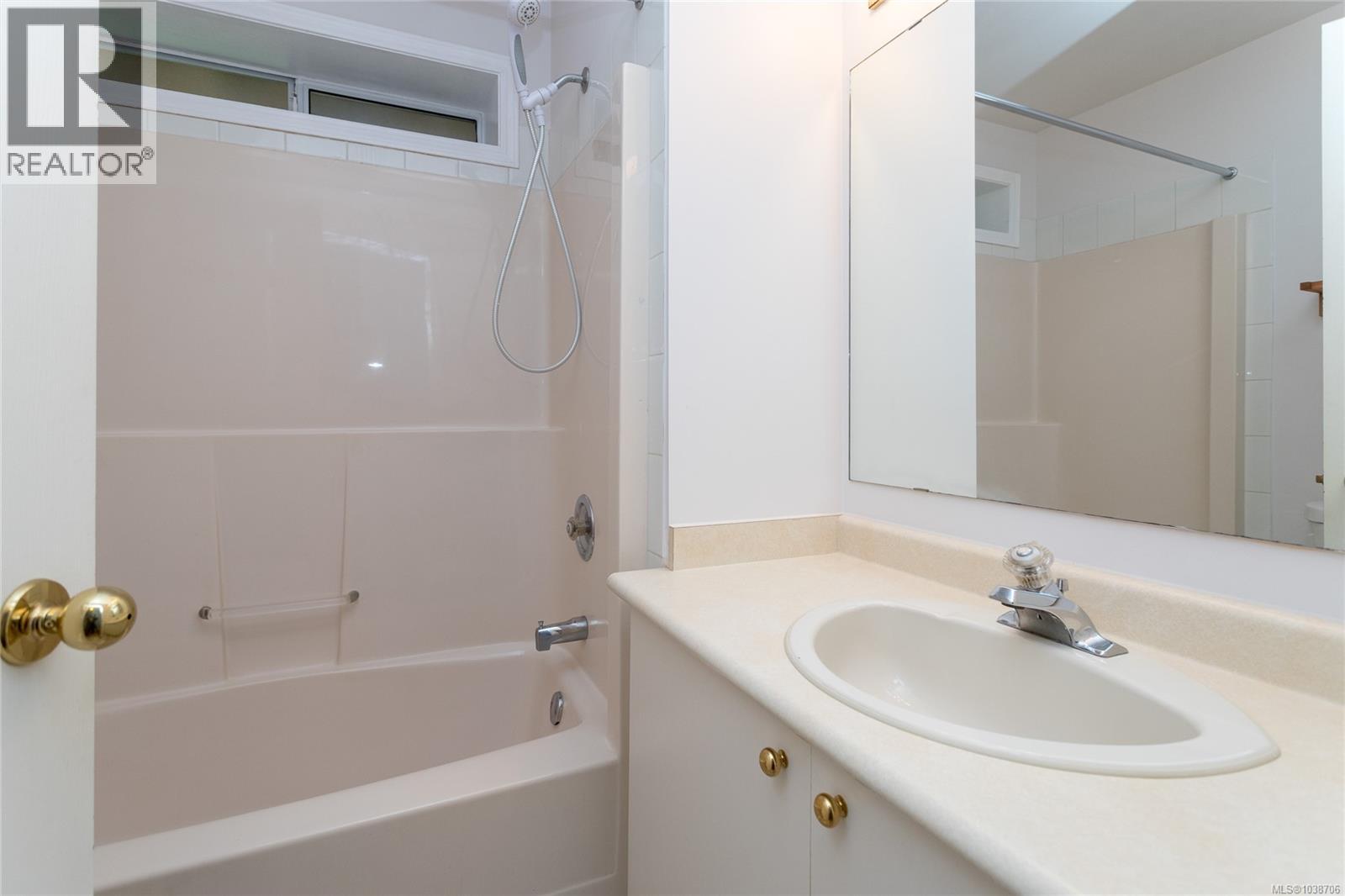 598 Tait St, Saanich, British Columbia  V8Z 2C9 - Photo 45 - 1038706