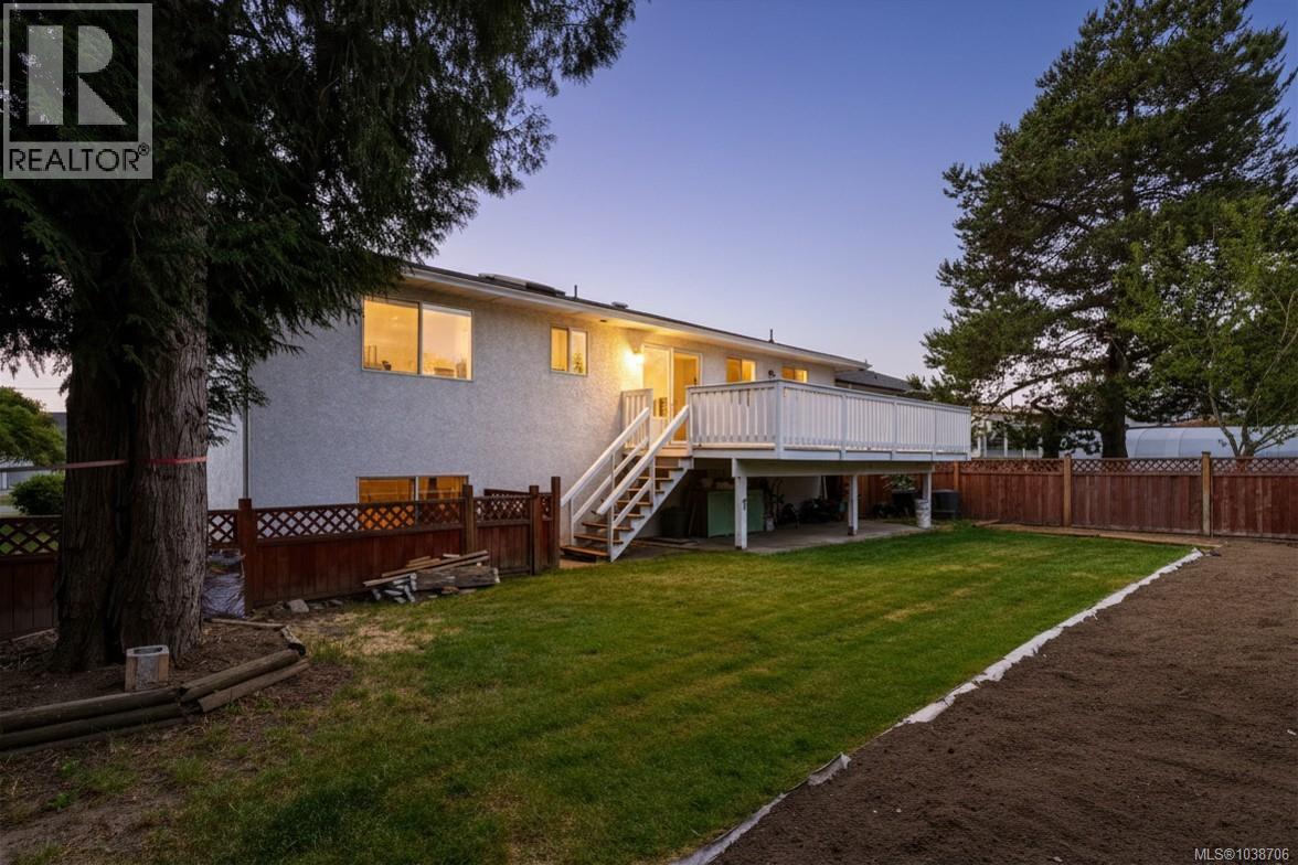598 Tait St, Saanich, British Columbia  V8Z 2C9 - Photo 56 - 1038706