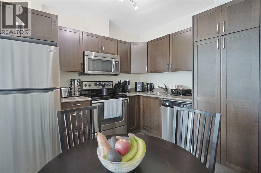 904, 10 Brentwood Common Nw, Calgary, Alberta T2L 2L6 - Photo 7 - A2312128