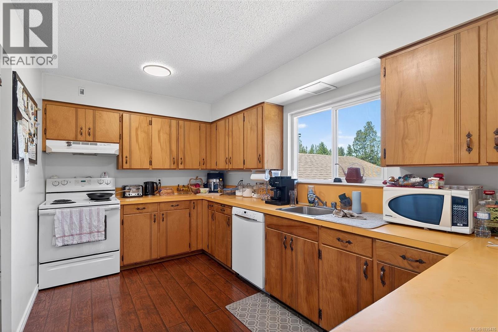 2411 Tintern Rd, Coombs, British Columbia  V0R 1M0 - Photo 16 - 1039476