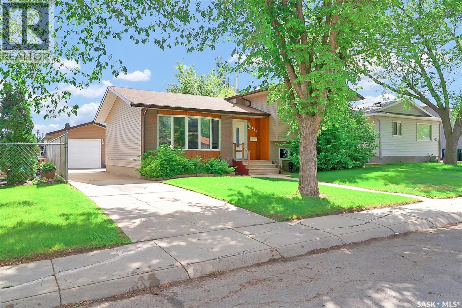 134 Devonshire CRESCENT, Saskatoon, Saskatchewan