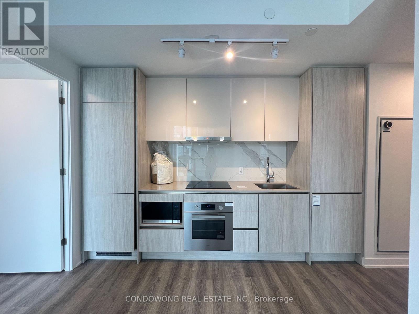 2612 - 180 Front Street E, Toronto, Ontario  M5A 0A9 - Photo 2 - C13266948