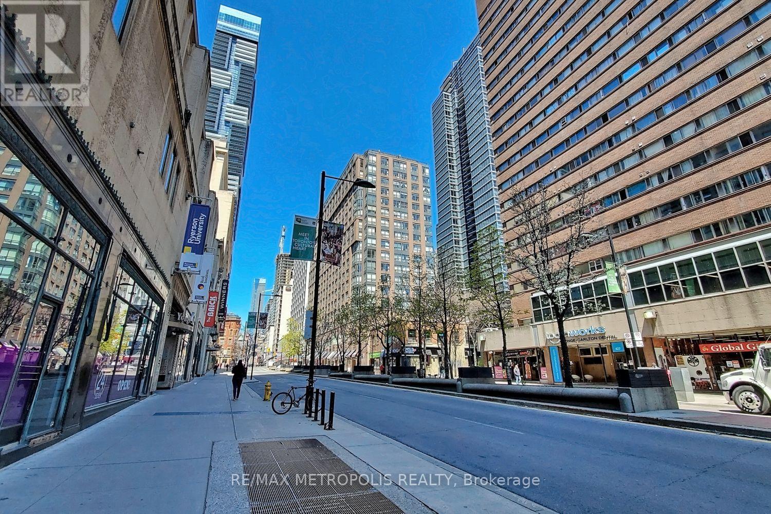 1114 - 7 Carlton Street, Toronto, Ontario  M5B 2M3 - Photo 2 - C13268536