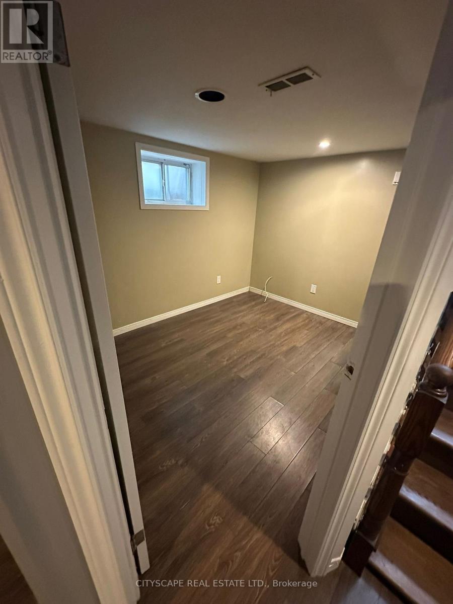 Lower - 20 Twin Pauls Crescent, Toronto, Ontario  M1R 3Z5 - Photo 6 - E13267096