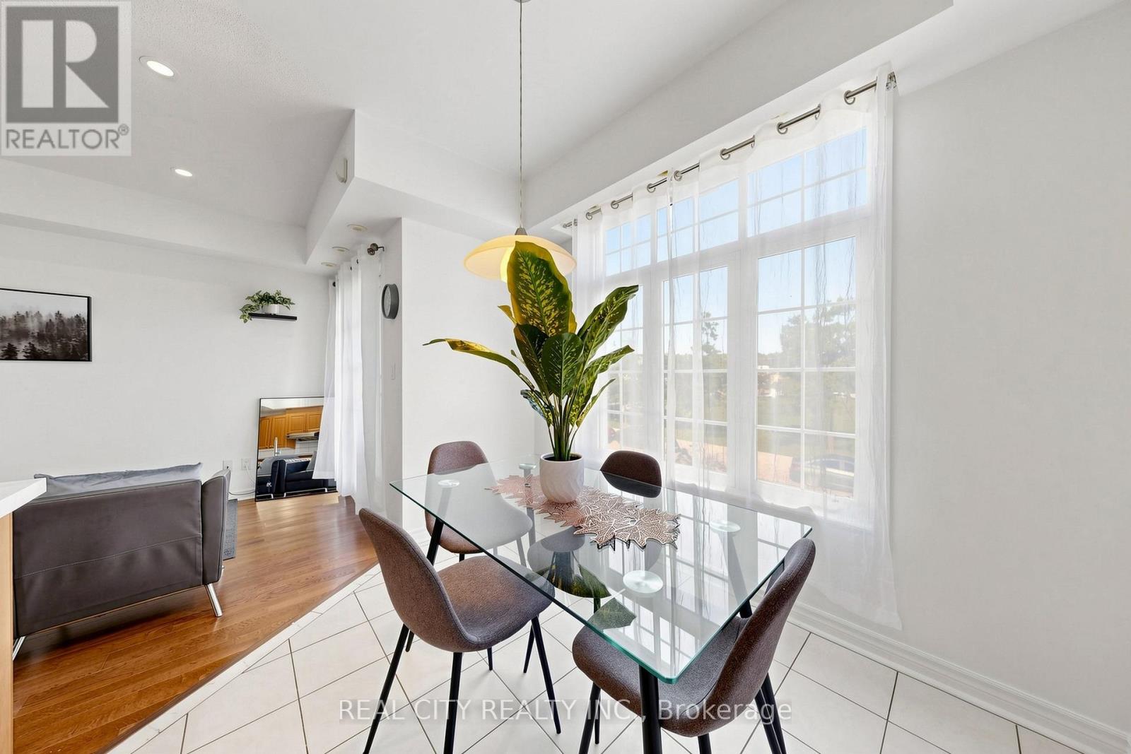 22 - 10 Greensborough Village Circle, Markham, Ontario  L6E 1M4 - Photo 13 - N13243552