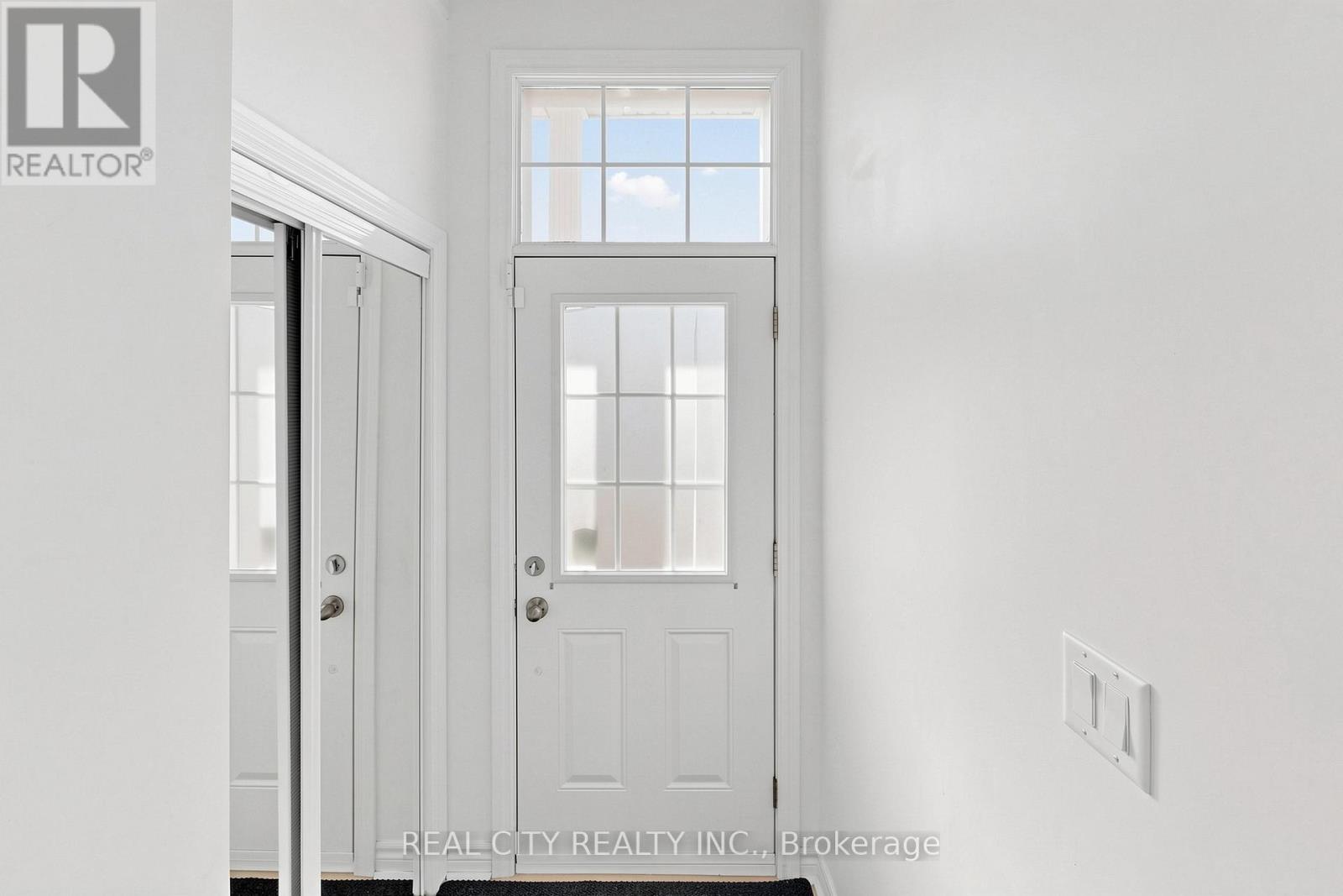 22 - 10 Greensborough Village Circle, Markham, Ontario  L6E 1M4 - Photo 3 - N13243552