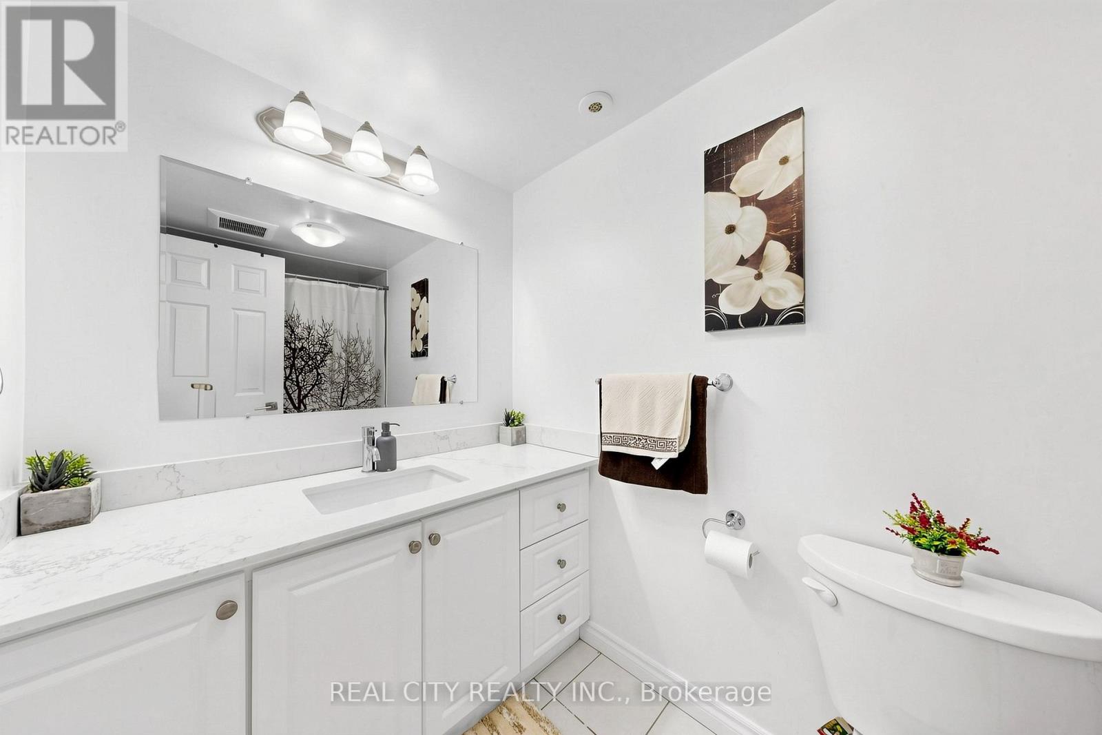 22 - 10 Greensborough Village Circle, Markham, Ontario  L6E 1M4 - Photo 38 - N13243552