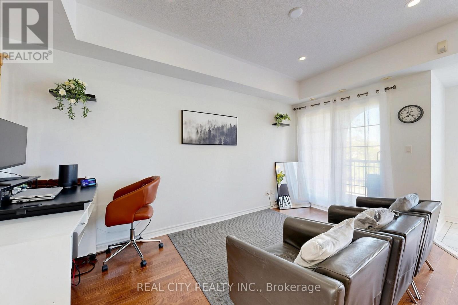 22 - 10 Greensborough Village Circle, Markham, Ontario  L6E 1M4 - Photo 8 - N13243552