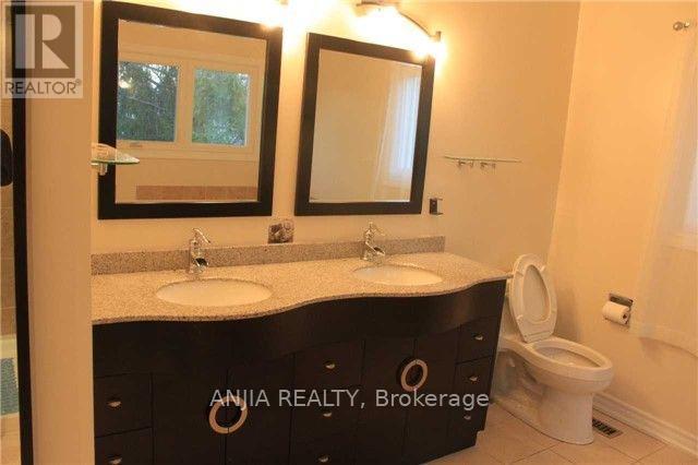 51 Topham Crescent, Richmond Hill, Ontario  L4C 9H2 - Photo 6 - N13268866