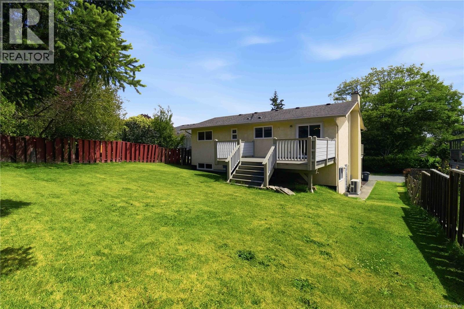 564 Oconnell Pl, Saanich, British Columbia  V8Z 2C4 - Photo 43 - 1039346