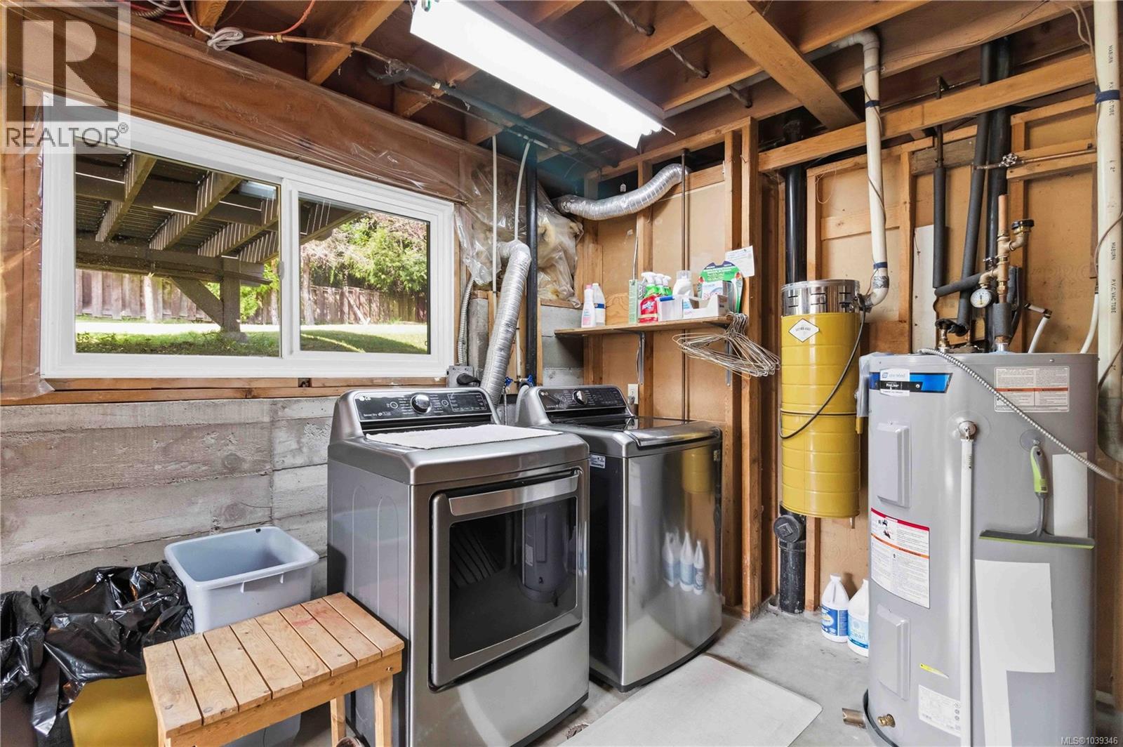 564 Oconnell Pl, Saanich, British Columbia  V8Z 2C4 - Photo 39 - 1039346
