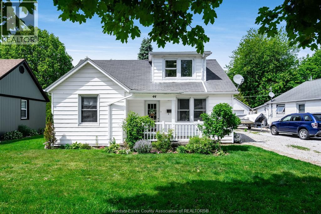 44 MCLEAN, Kingsville, Ontario