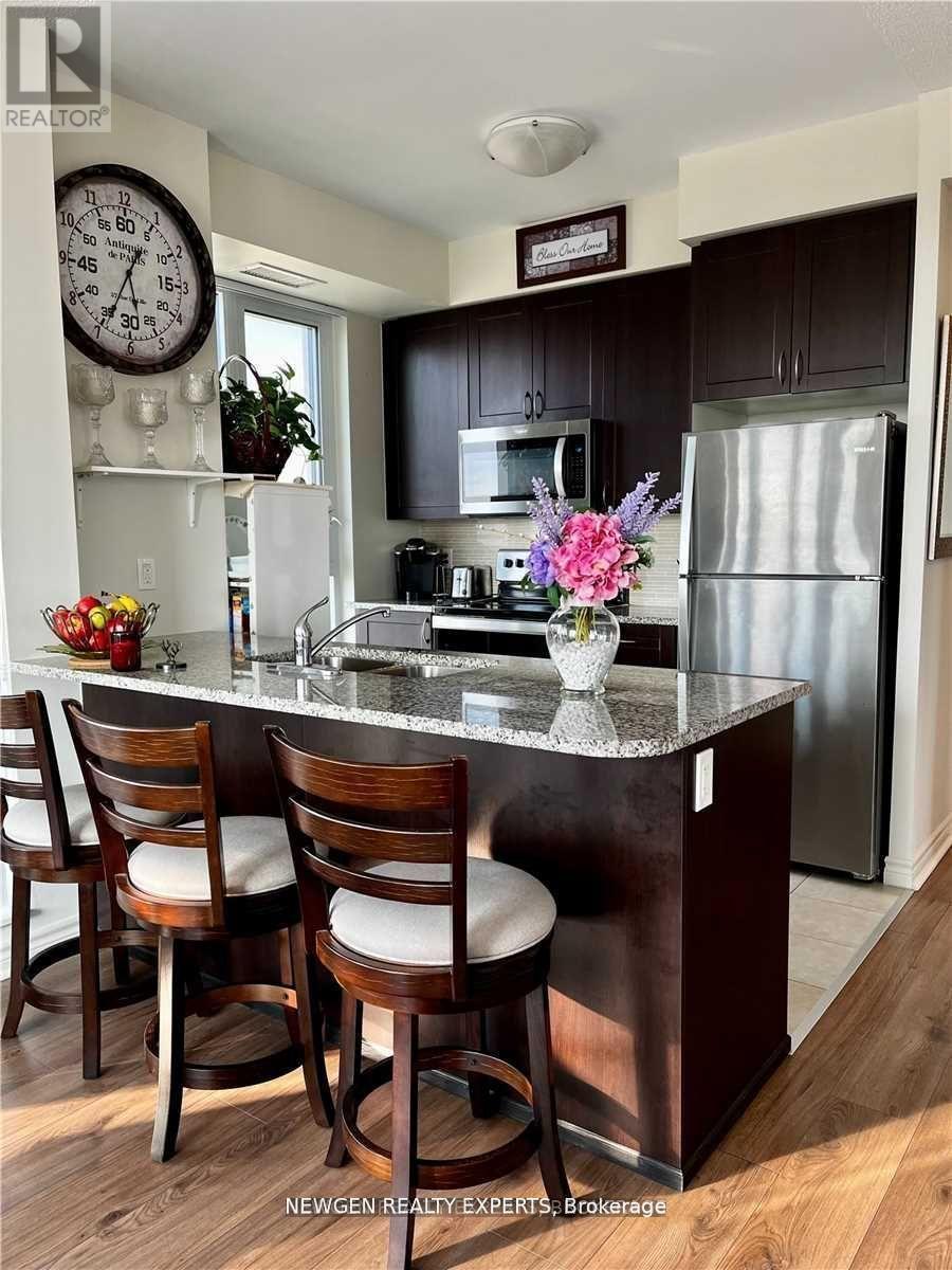 1805 - 349 Rathburn Road W, Mississauga, Ontario  L5B 0G9 - Photo 10 - W13267098