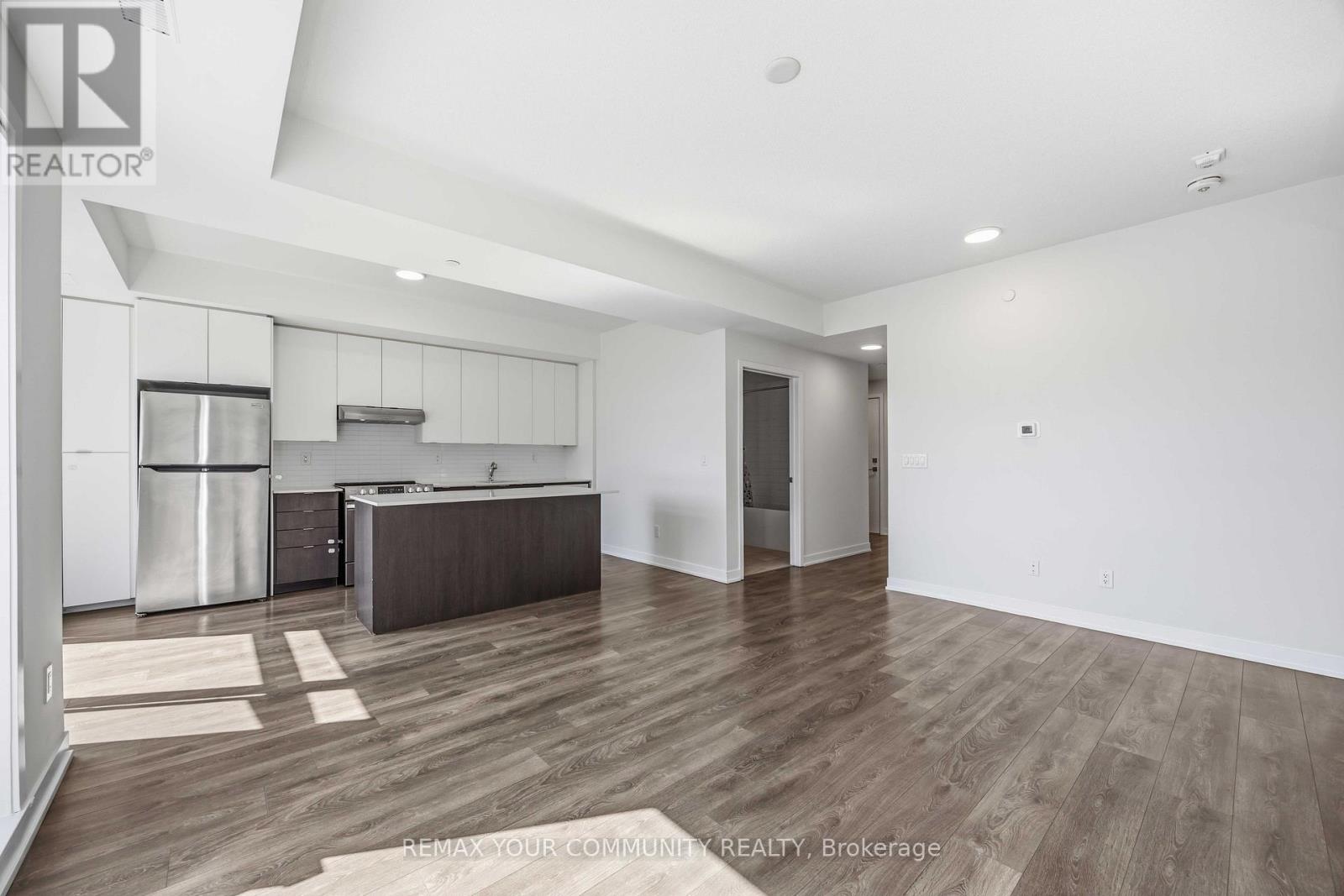 409 - 120 Canon Jackson Drive, Toronto, Ontario  M6M 0B9 - Photo 6 - W13267190