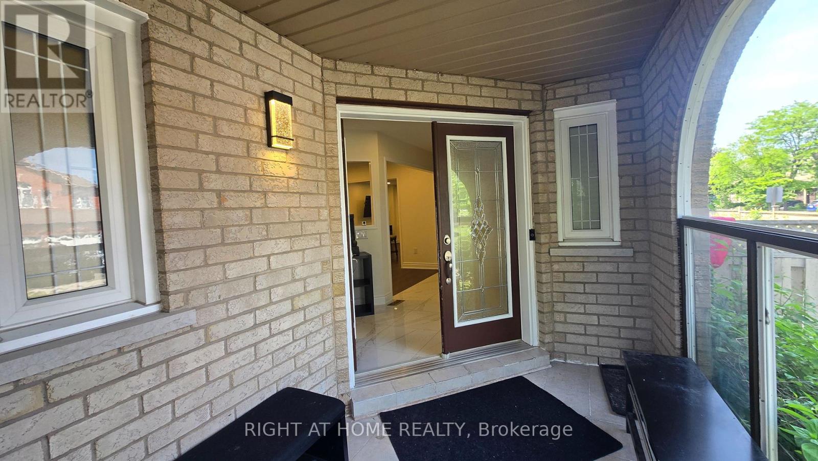 5372 Wilderness Trail, Mississauga, Ontario  L4Z 4A9 - Photo 2 - W13267318