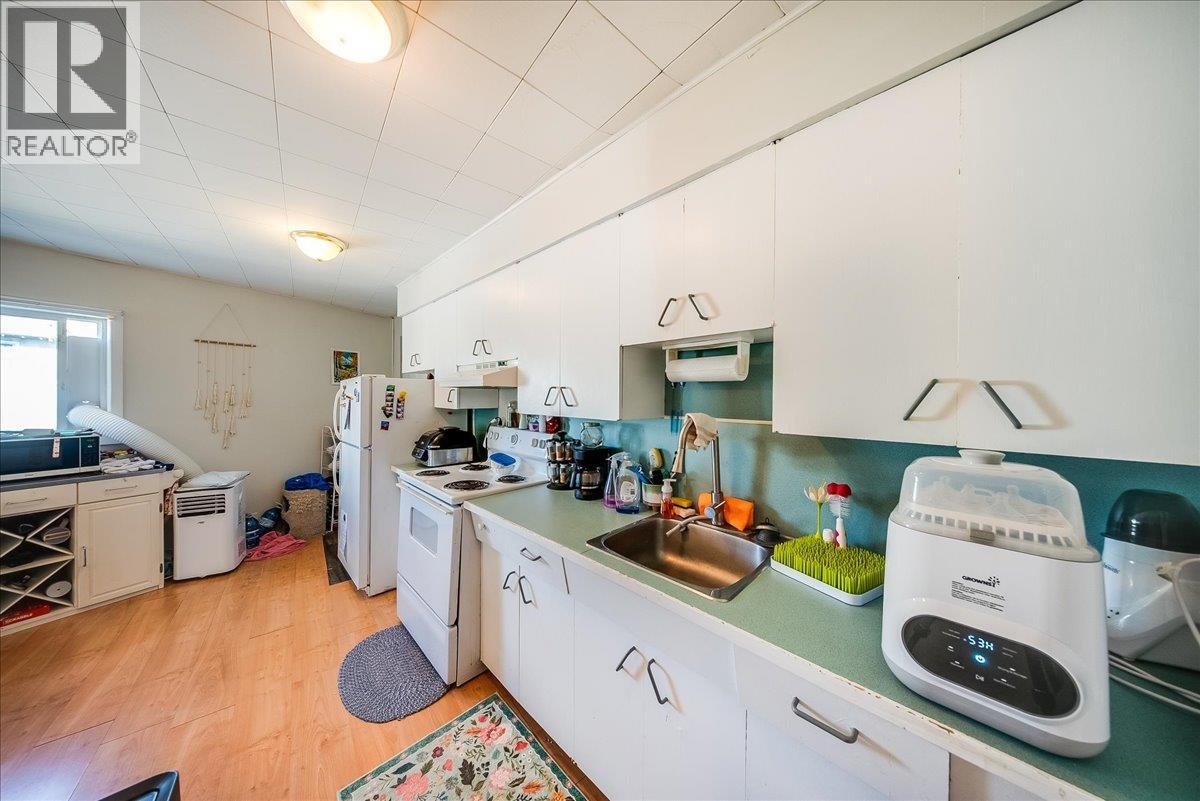 1555 Mcquarrie Street, Trail, British Columbia  V1R 1X5 - Photo 29 - 10389969