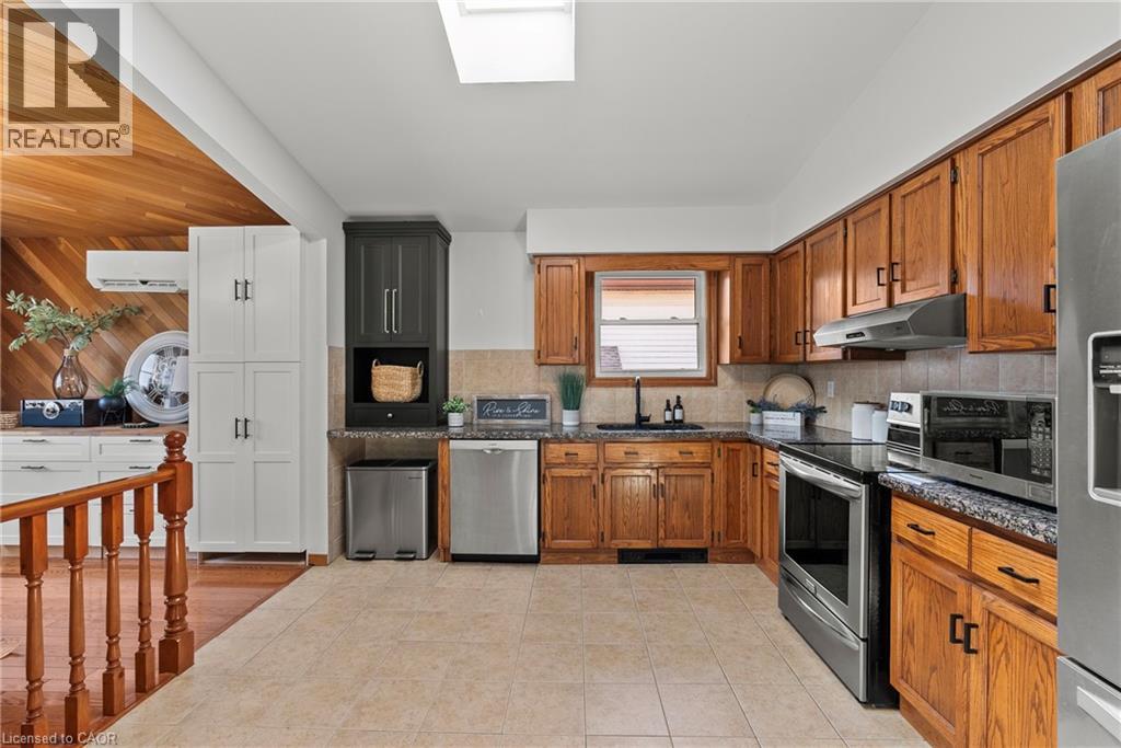 83 Amberwood Street, Stoney Creek, Ontario  L8J 1Z8 - Photo 13 - 40837356