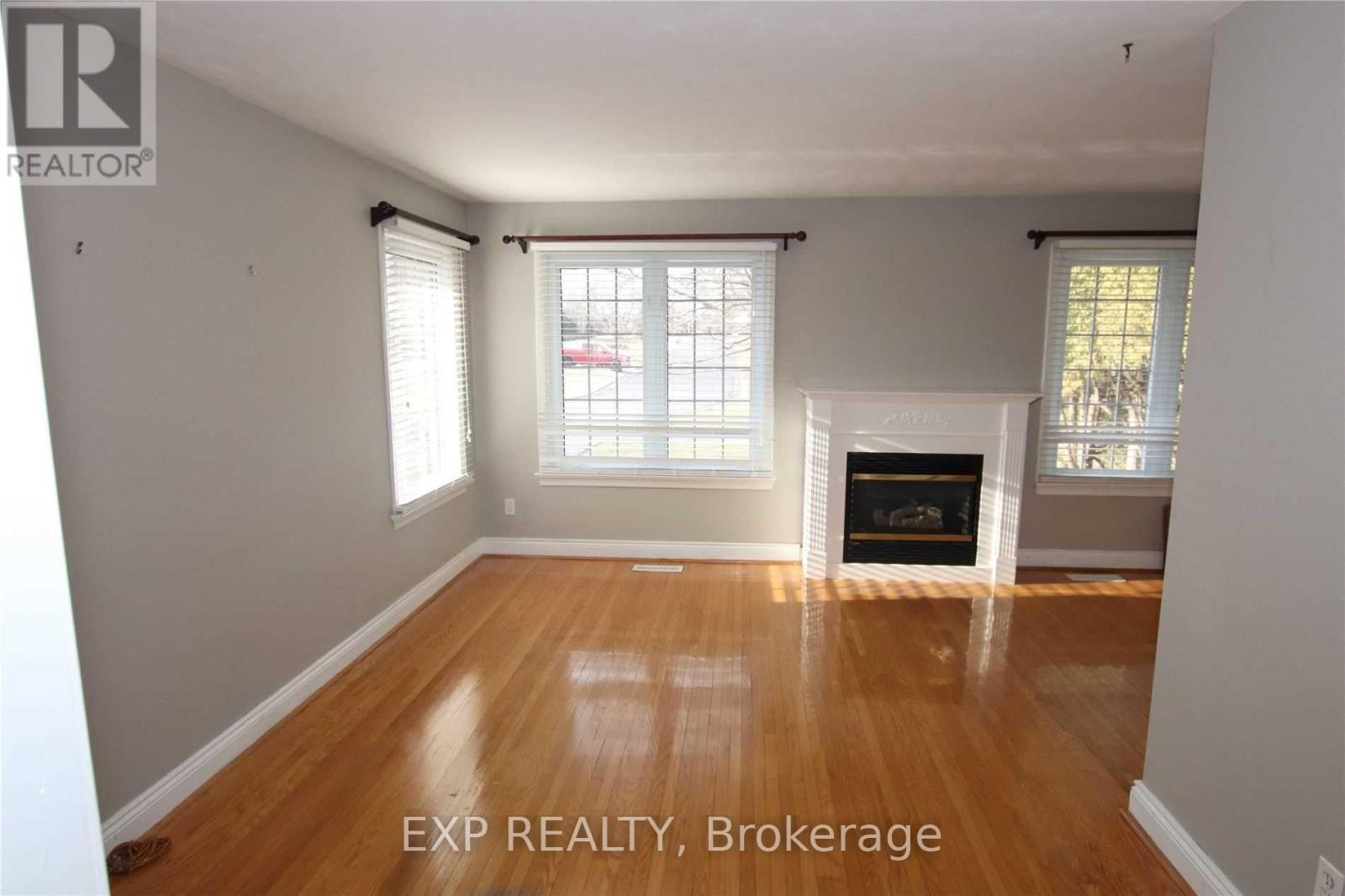 805 Glengrove Street, Oshawa, Ontario  L1J 5C7 - Photo 3 - E13271718