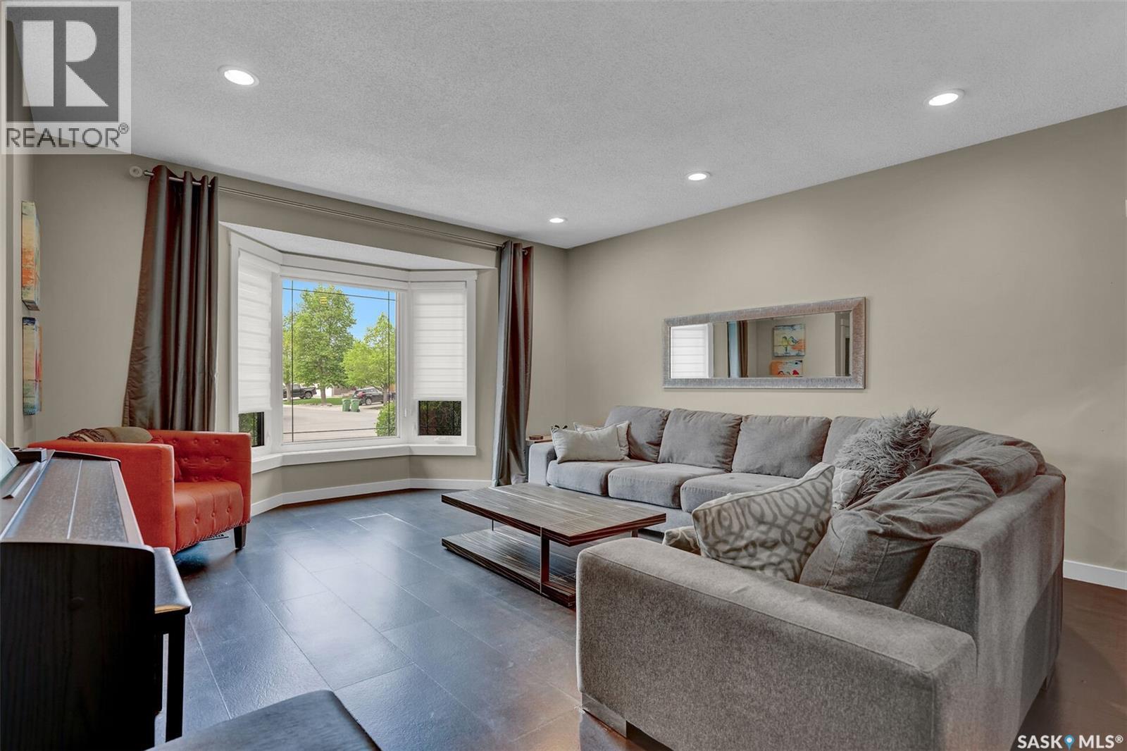 3402 Phaneuf Crescent E, Regina, Saskatchewan  S4V 1V4 - Photo 6 - SK038412