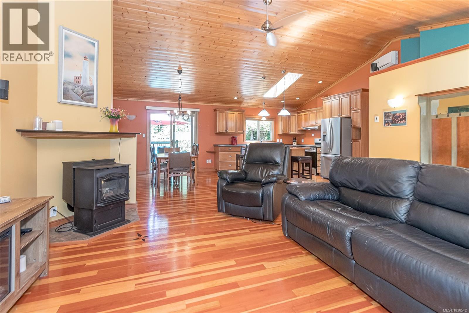 4611 Berbers Dr, Bowser, British Columbia  V0R 1G0 - Photo 2 - 1038542