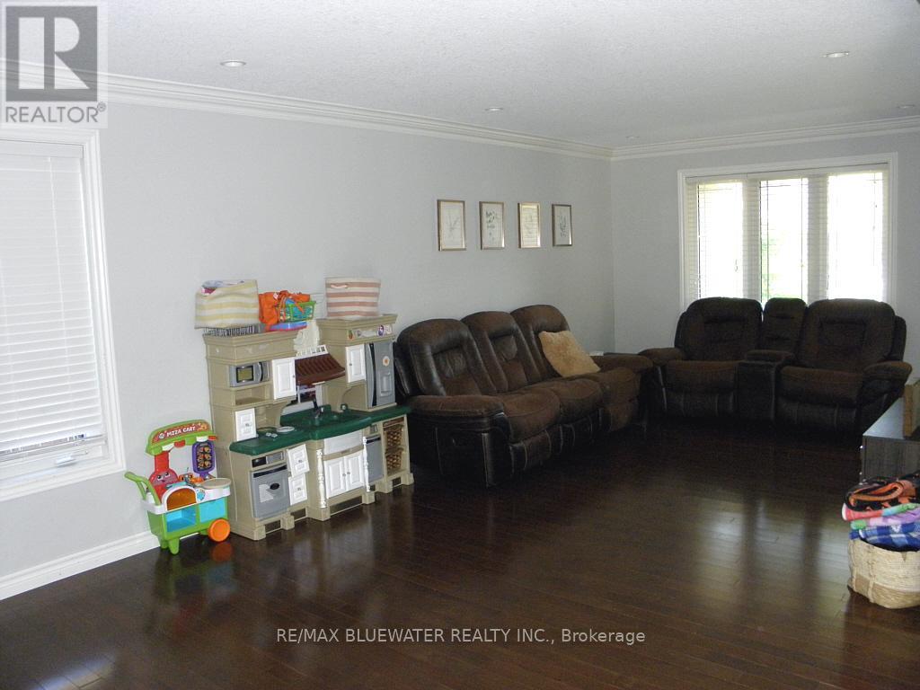 95 Deborah Drive, Strathroy-Caradoc, Ontario  N7G 4E1 - Photo 12 - X13240602