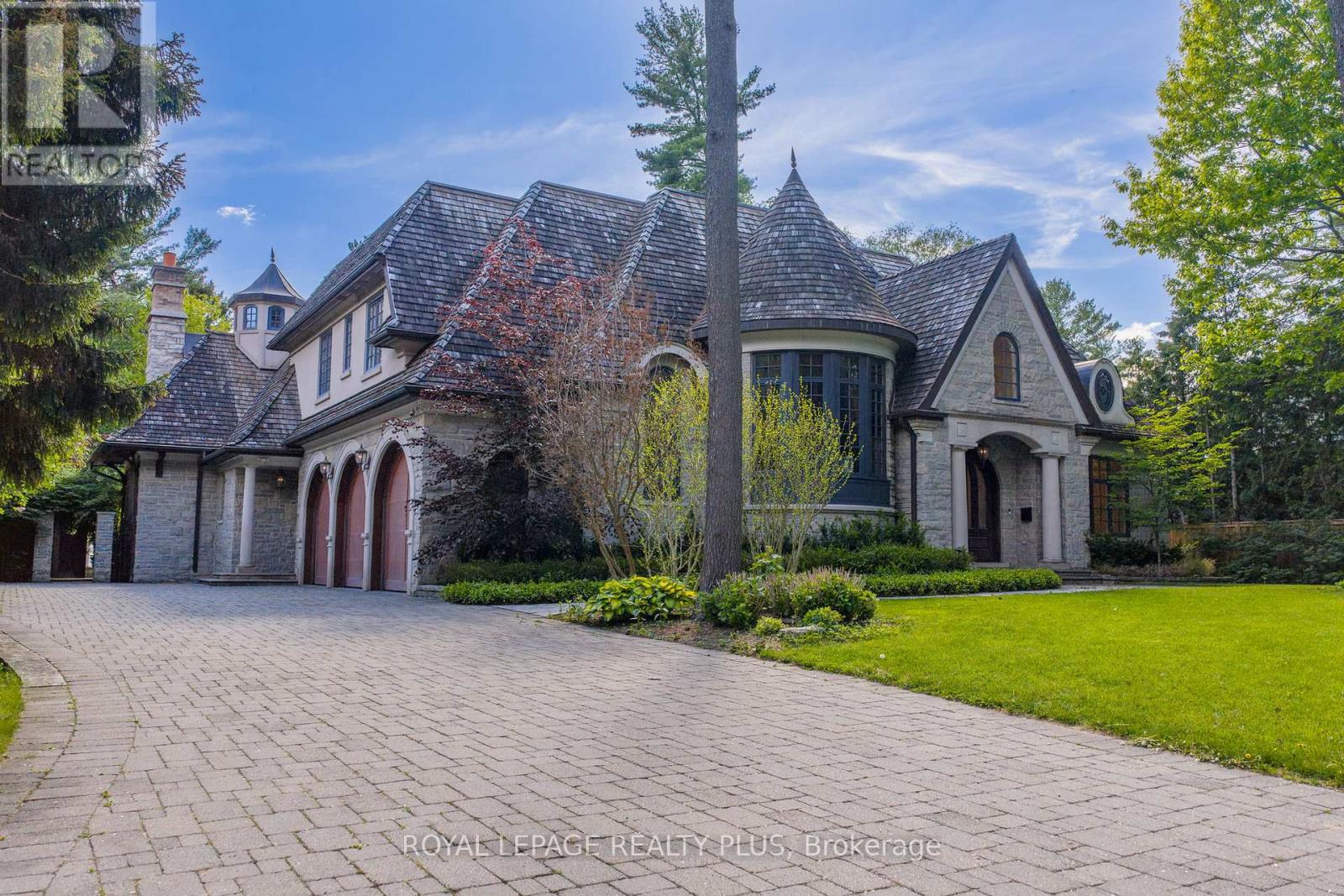 1476 Carmen Drive, Mississauga, Ontario  L5G 3Z1 - Photo 2 - W13271720