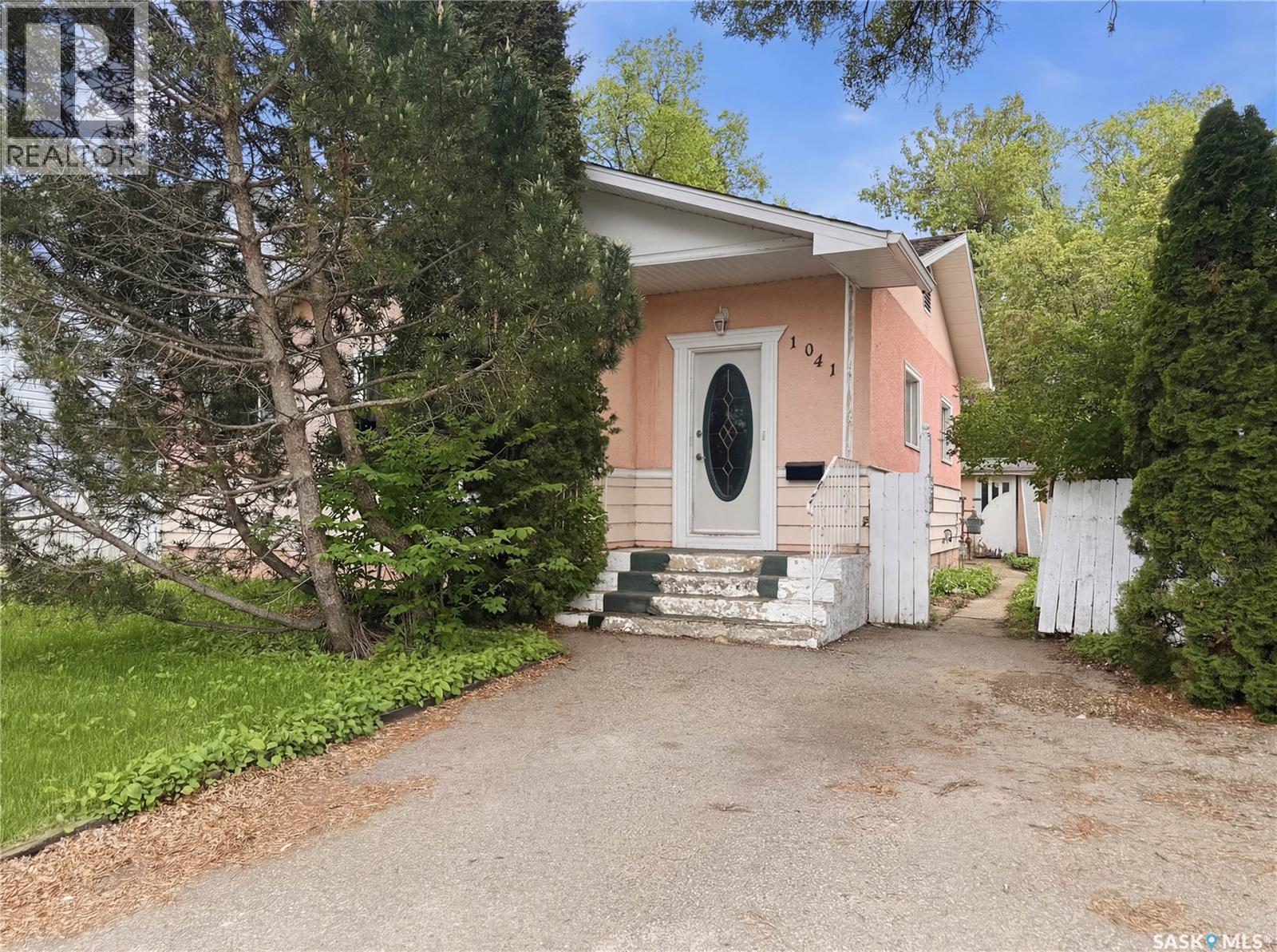 1041 3rd STREET E, Prince Albert, Saskatchewan