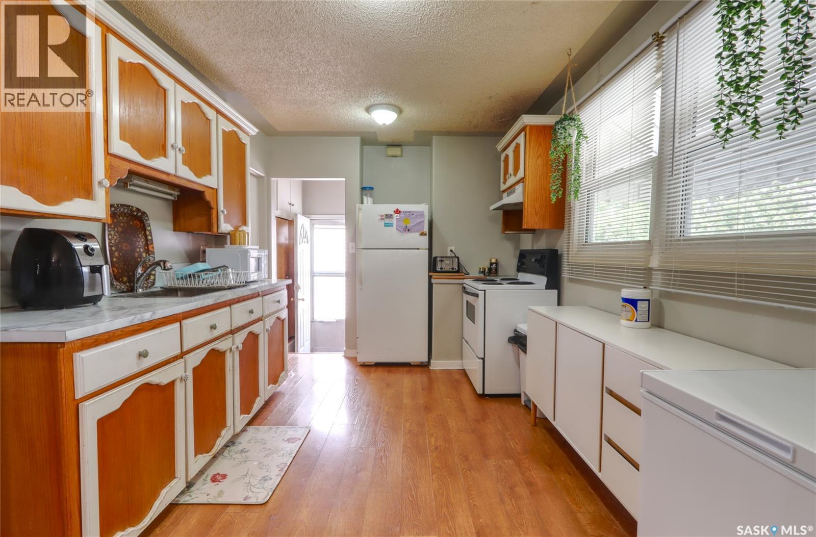 426 Robinson Street, Regina, Saskatchewan  S4R 3R4 - Photo 5 - SK038403