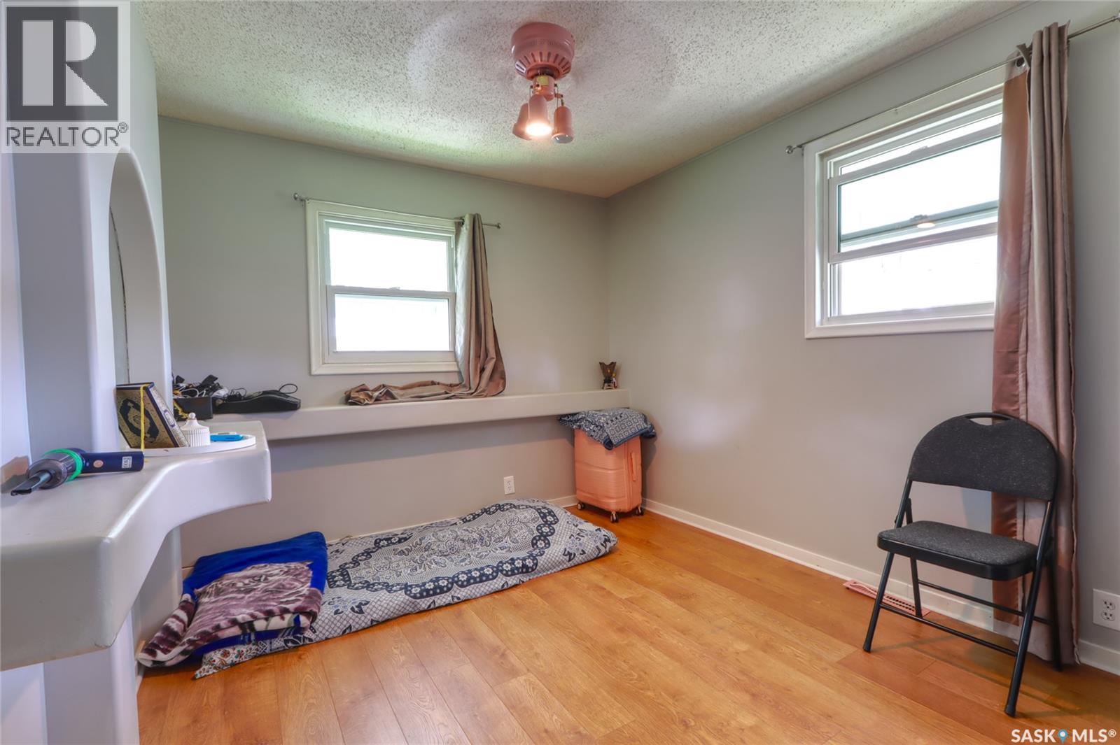426 Robinson Street, Regina, Saskatchewan  S4R 3R4 - Photo 8 - SK038403