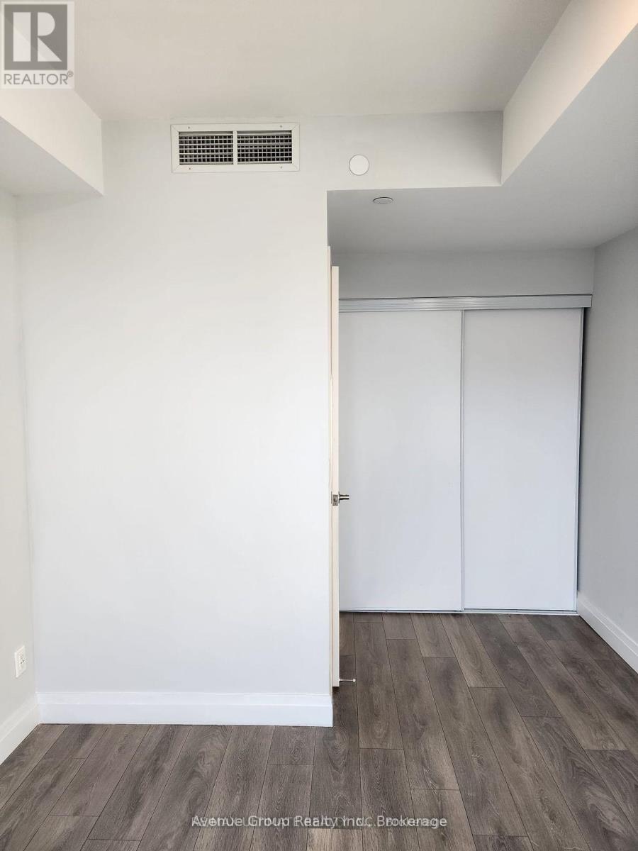 2003 - 68 Canterbury Place, Toronto, Ontario  M2N 2N1 - Photo 7 - C13274516