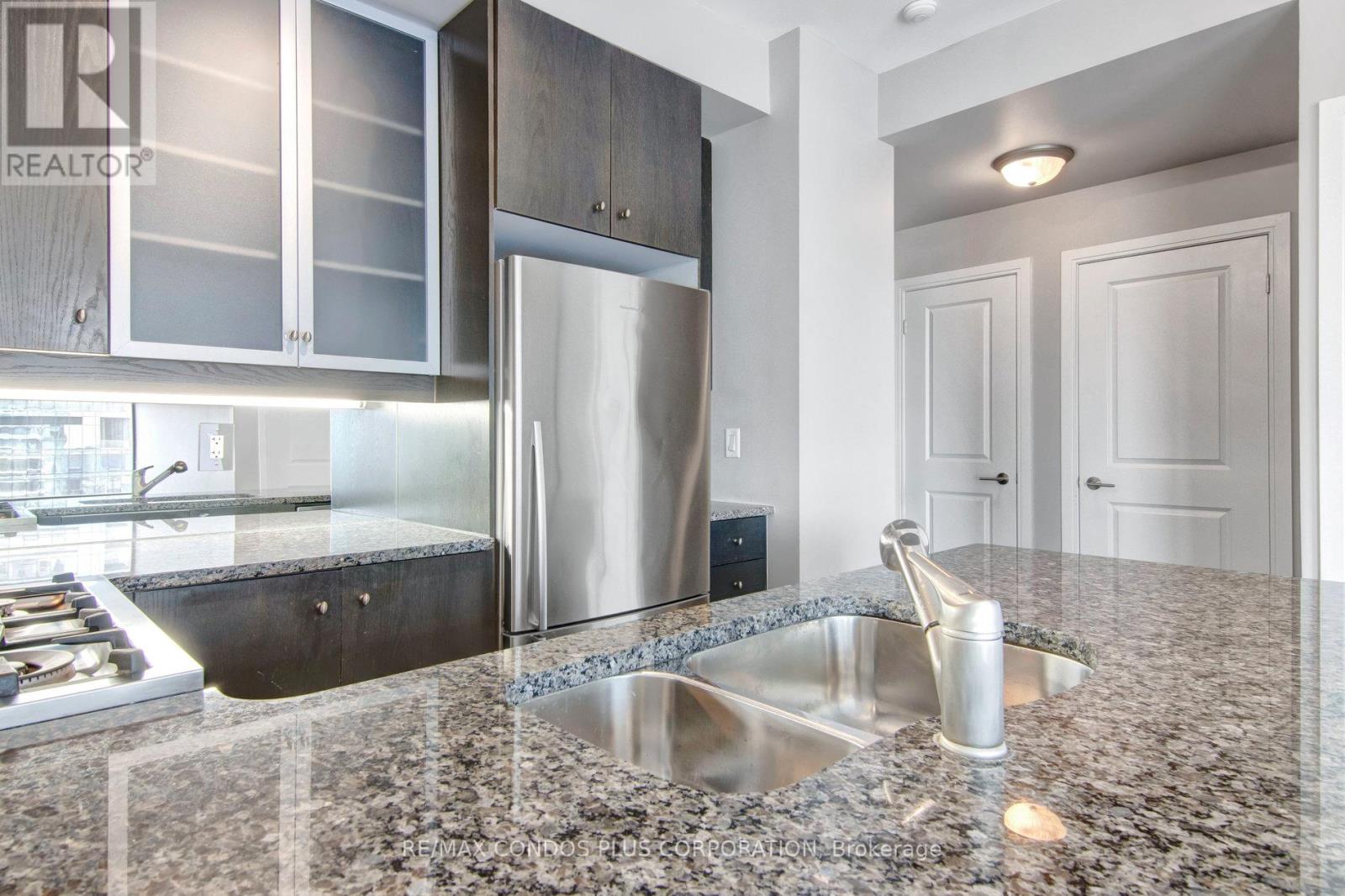 2505 - 18 Yorkville Avenue, Toronto, Ontario  M4W 3Y8 - Photo 12 - C13275240