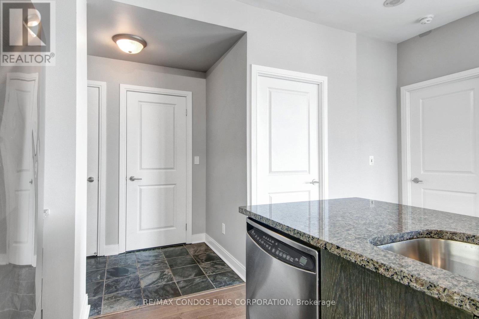 2505 - 18 Yorkville Avenue, Toronto, Ontario  M4W 3Y8 - Photo 9 - C13275240