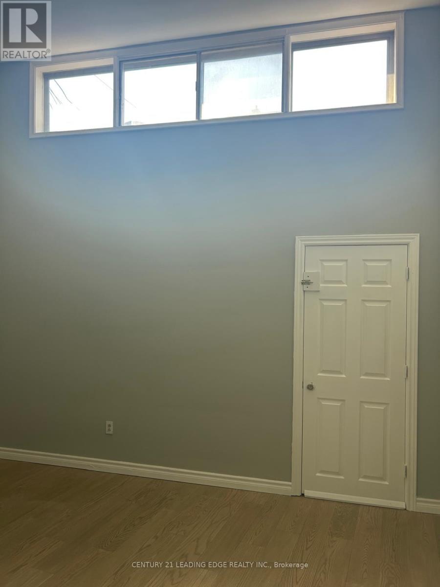 552a Sheppard Avenue W, Toronto, Ontario  M3H 2R9 - Photo 4 - C13277960