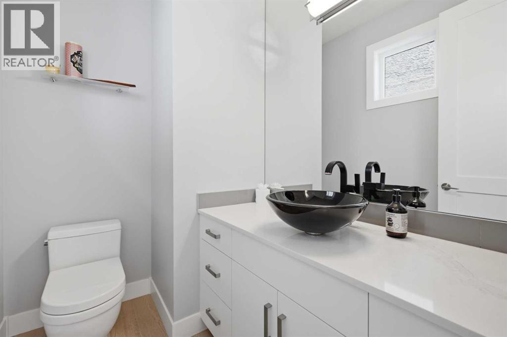 2124 32 Avenue SW, Calgary, Alberta  T2T 1W8 - Photo 11 - A2314696
