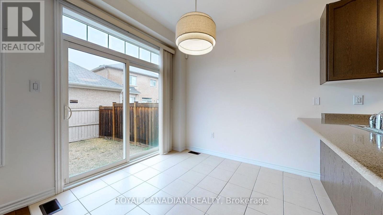 1 Green Spruce Road, Whitchurch-Stouffville, Ontario  L4A 1X3 - Photo 12 - N13274978