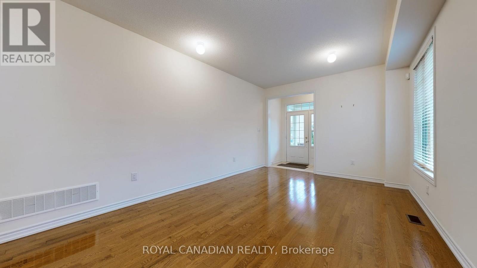 1 Green Spruce Road, Whitchurch-Stouffville, Ontario  L4A 1X3 - Photo 5 - N13274978