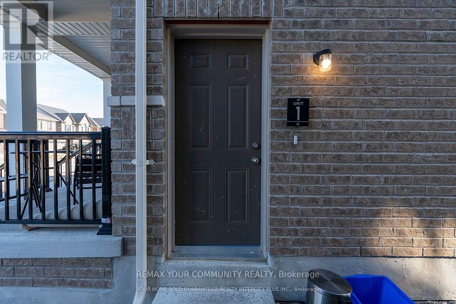 15 Valleybrook Road, Barrie, Ontario  L9J 1L4 - Photo 2 - S13273830
