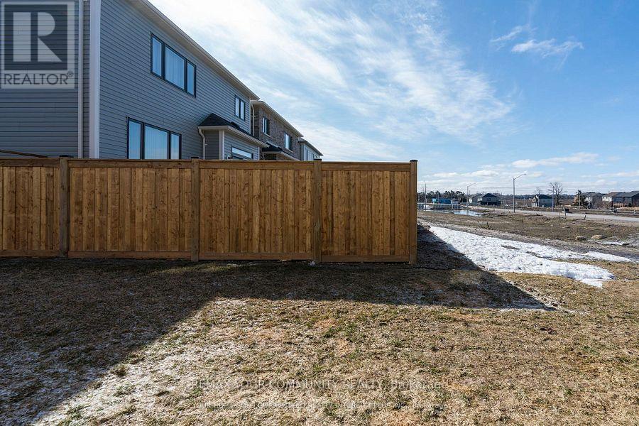15 Valleybrook Road, Barrie, Ontario  L9J 1L4 - Photo 3 - S13273830